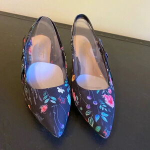 Nanette Lenore Rhonda Dark Floral Kitten Heels Women’s Size 8.5M